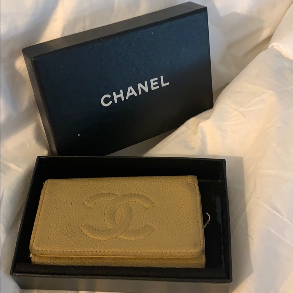 Chanel 5 key holder